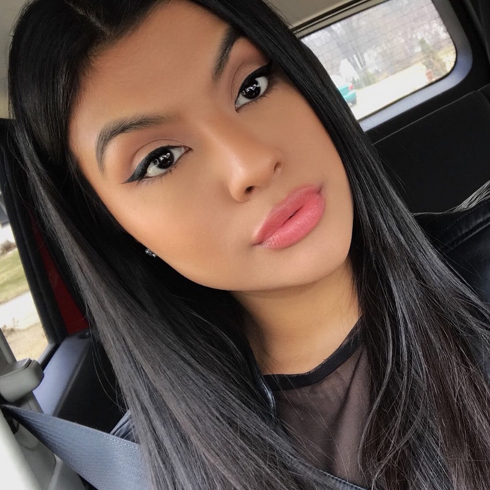 Meet your Posher, Cinthya